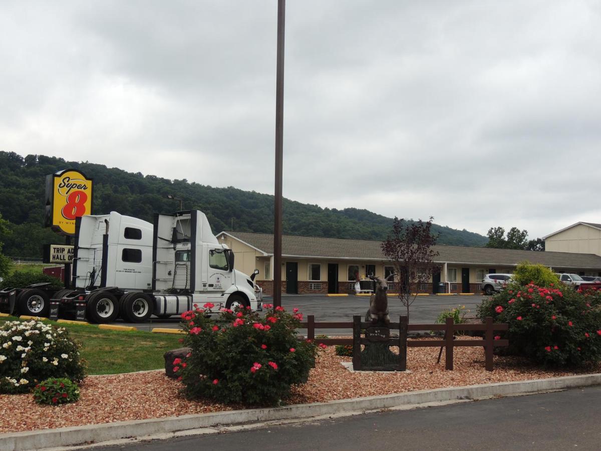 Super 8 By Wyndham Mifflinville Near Bloomsburg Exteriör bild