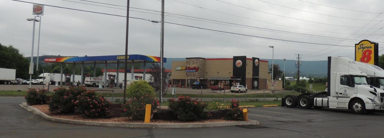 Super 8 By Wyndham Mifflinville Near Bloomsburg Exteriör bild