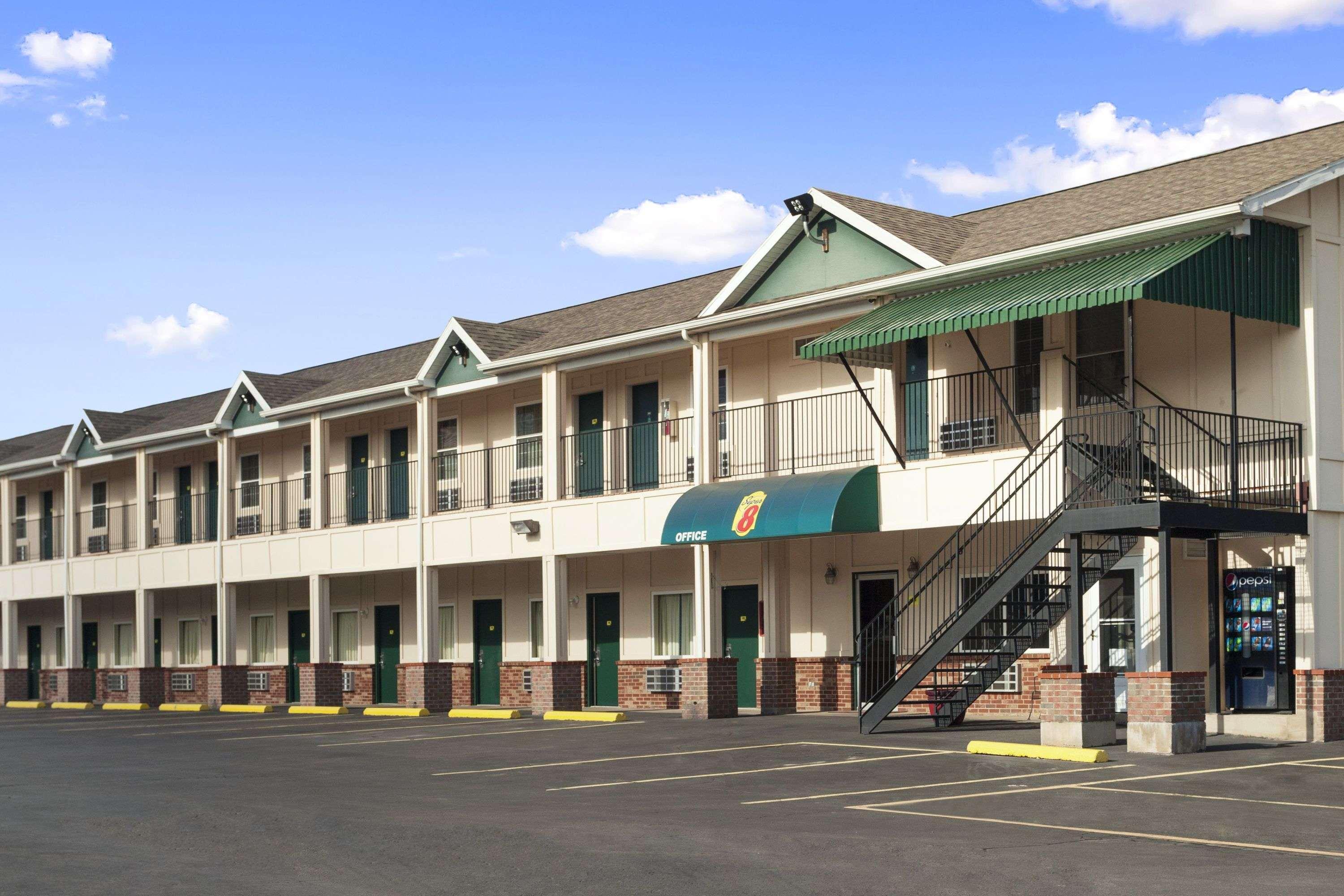 Super 8 By Wyndham Mifflinville Near Bloomsburg Exteriör bild