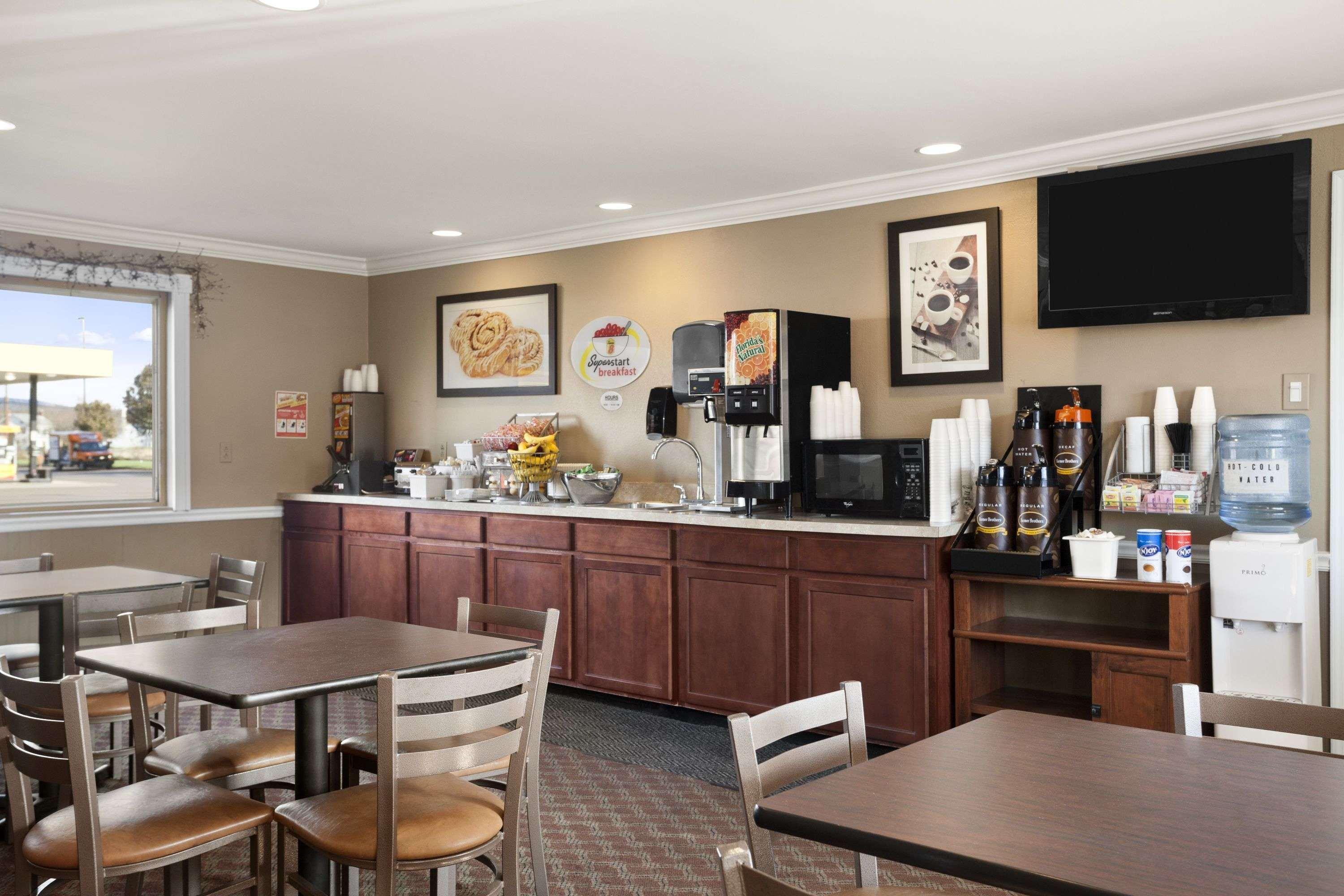 Super 8 By Wyndham Mifflinville Near Bloomsburg Exteriör bild